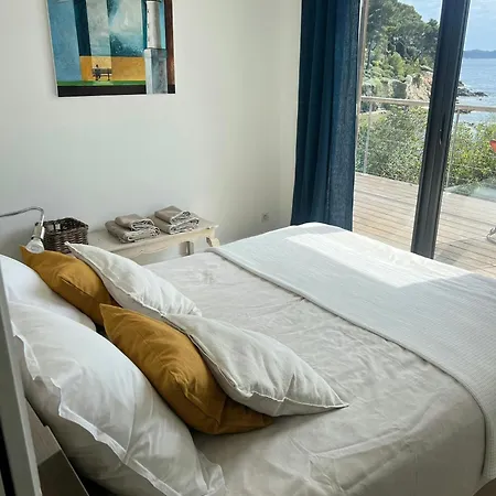 Будинок відпочинку Seaside With Tennis Courts Єр