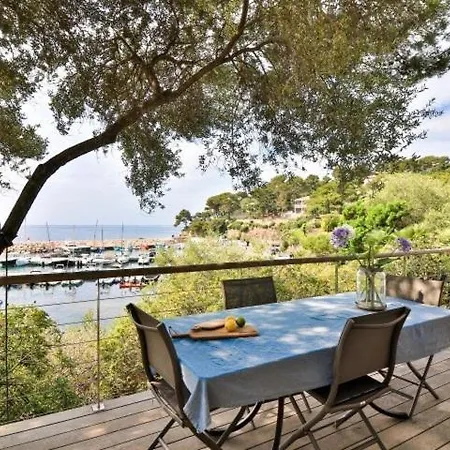 Seaside With Tennis Courts Єр