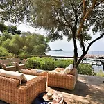 Seaside With Tennis Courts Holiday home