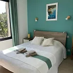 Seaside With Tennis Courts בית נופש הייר