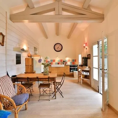 Seaside With Tennis Courts Holiday home