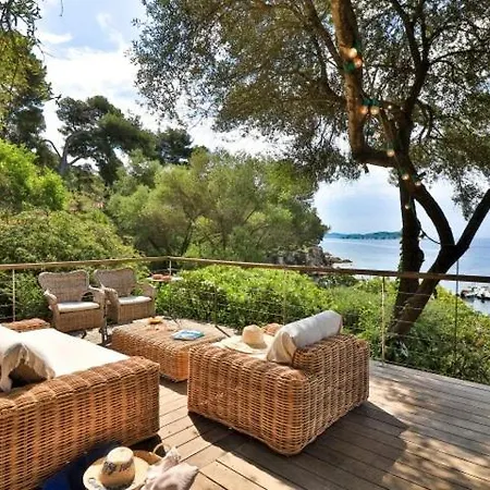 Seaside With Tennis Courts Holiday home *