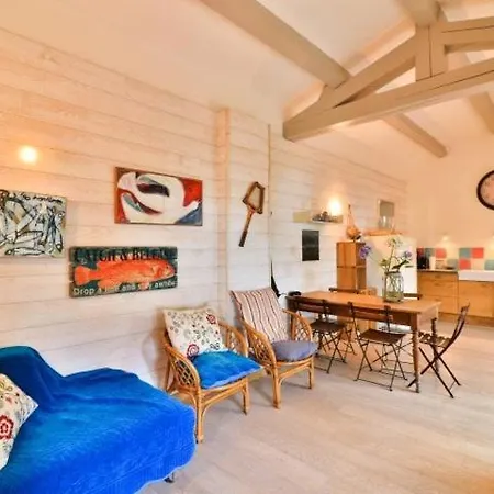 Seaside With Tennis Courts Holiday home *