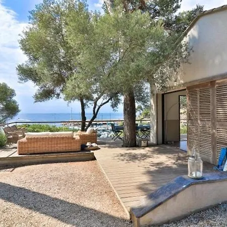 בית נופש Seaside With Tennis Courts *