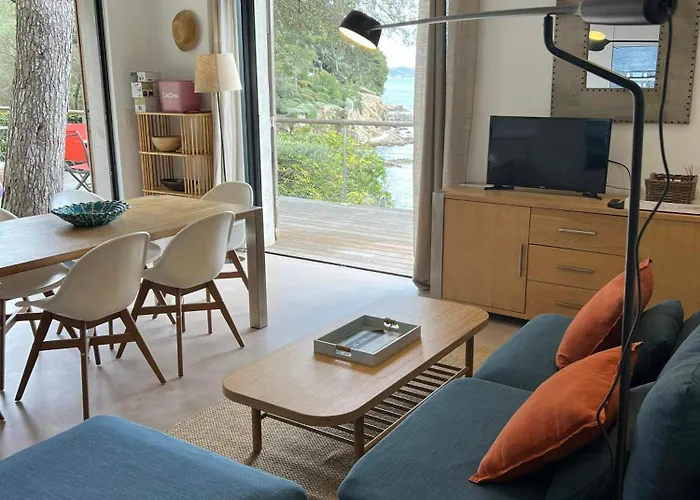 Seaside With Tennis Courts Holiday home Hyeres