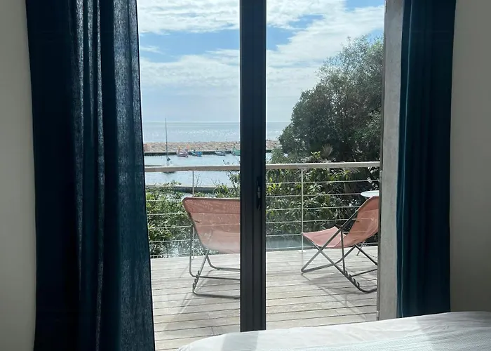 Seaside With Tennis Courts